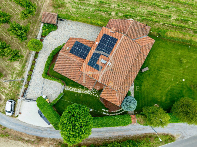 Villa in vendita a Cherasco