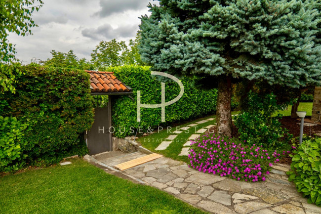 Villa in vendita a Cherasco