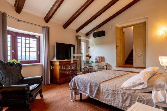Villa in vendita a Cherasco