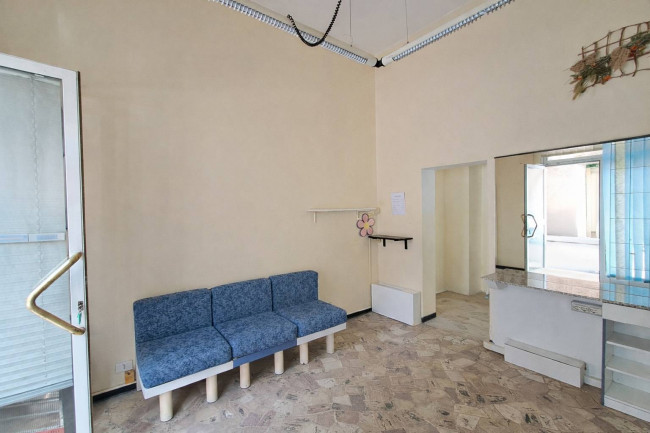 Locale commerciale in affitto a Ferrara