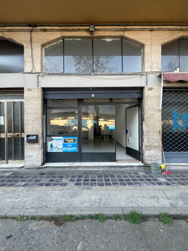 Attività commerciale in vendita a Ferrara