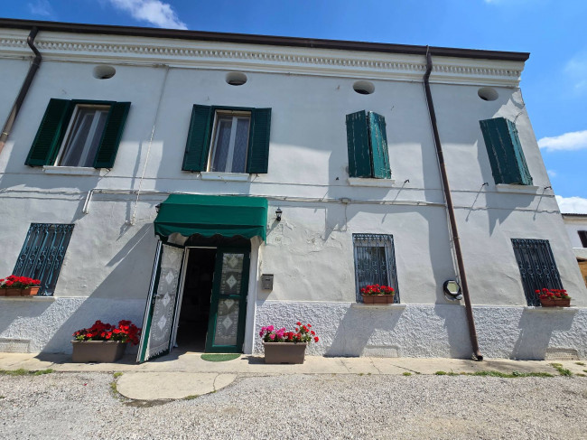 Porzione di casa in vendita a Ferrara
