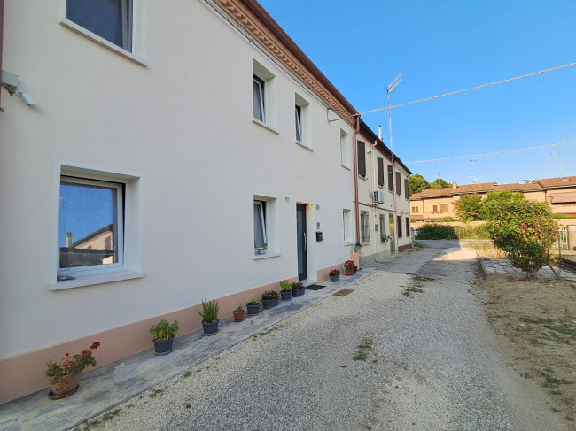 Townhouse for sale in Ferrara