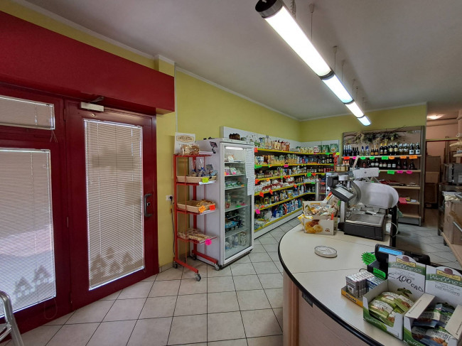 Attività commerciale in vendita a Ferrara