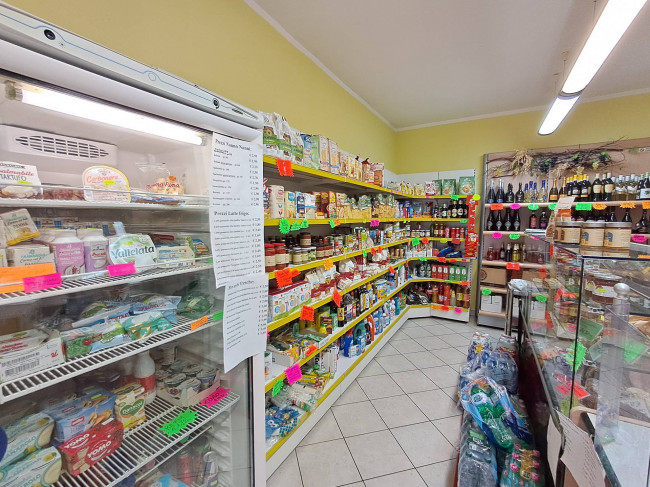 Attività commerciale in vendita a Ferrara
