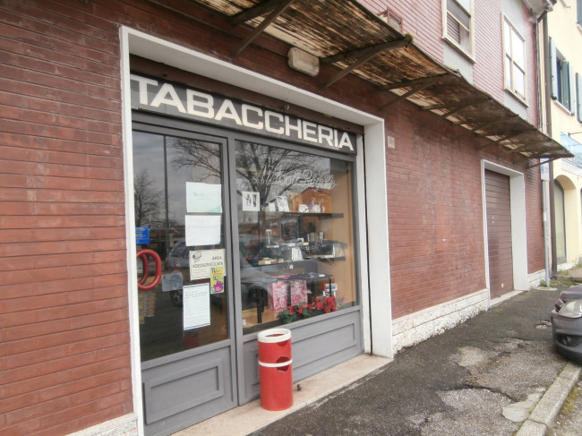 Attività commerciale in vendita a Ferrara