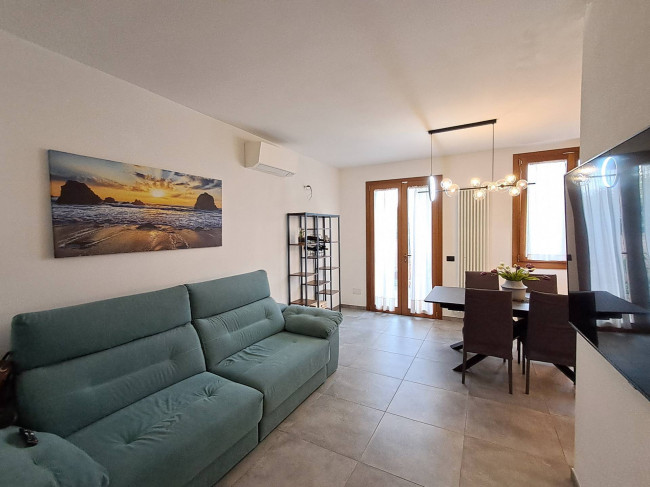 Townhouse for sale in Ferrara