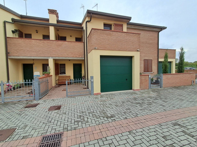 Townhouse for sale in Ferrara