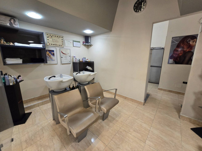 Locale commerciale in vendita a Ferrara