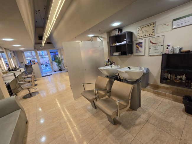 Locale commerciale in vendita a Ferrara