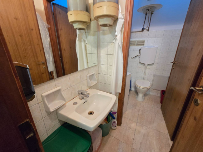 Locale commerciale in vendita a Ferrara