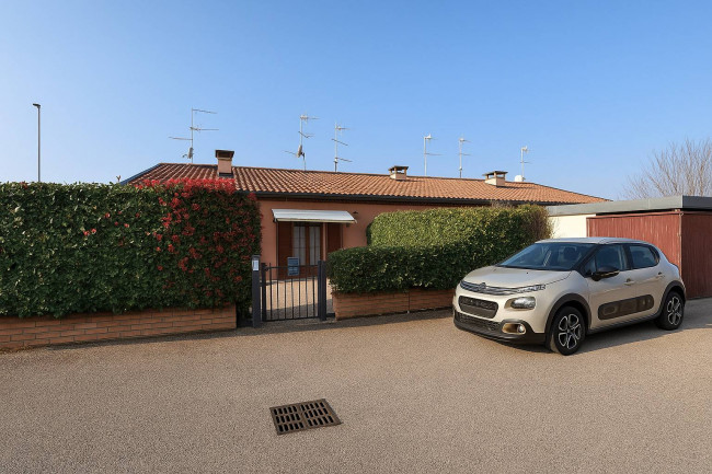 Townhouse for sale in Ferrara