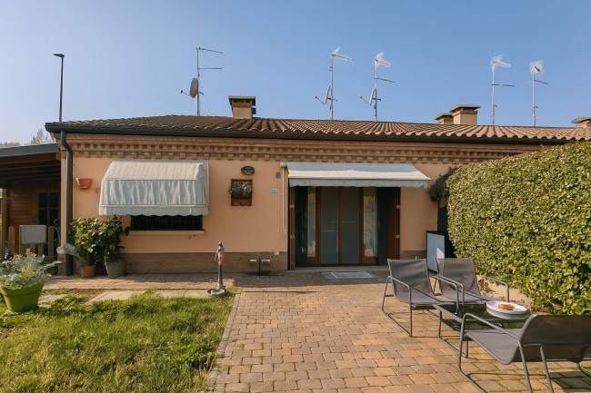 Townhouse for sale in Ferrara