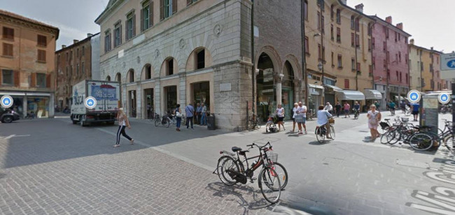 Attività commerciale in vendita a Ferrara