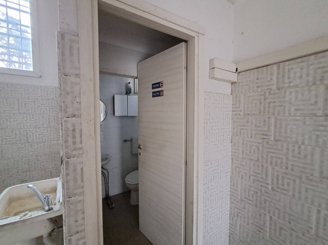 Commercial Property for rent in Ferrara