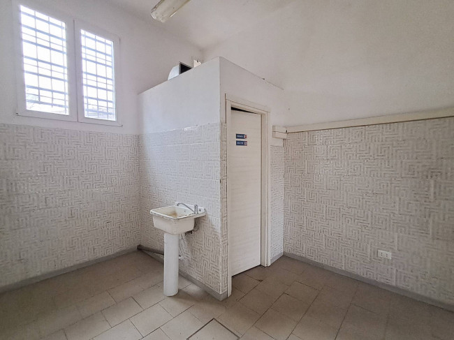 Commercial Property for rent in Ferrara