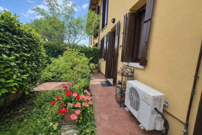 Townhouse for sale in Ferrara