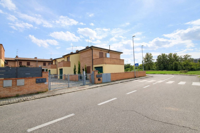 Townhouse for sale in Ferrara