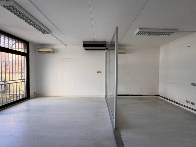 Locale commerciale in vendita a Ferrara