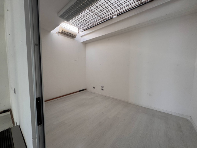 Locale commerciale in vendita a Ferrara