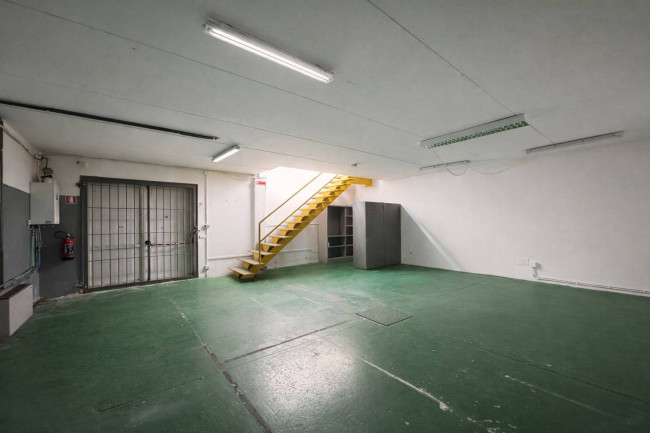 Locale commerciale in vendita a Ferrara