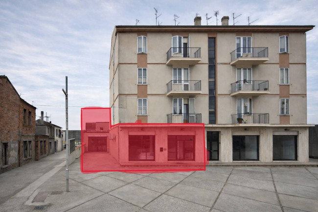 Locale commerciale in vendita a Ferrara