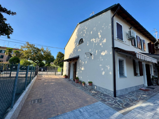 Villetta Bifamiliare in vendita a Ferrara