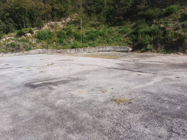 Piazzale in affitto a Ala