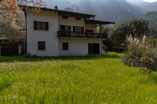 Casa singola in vendita a Avio