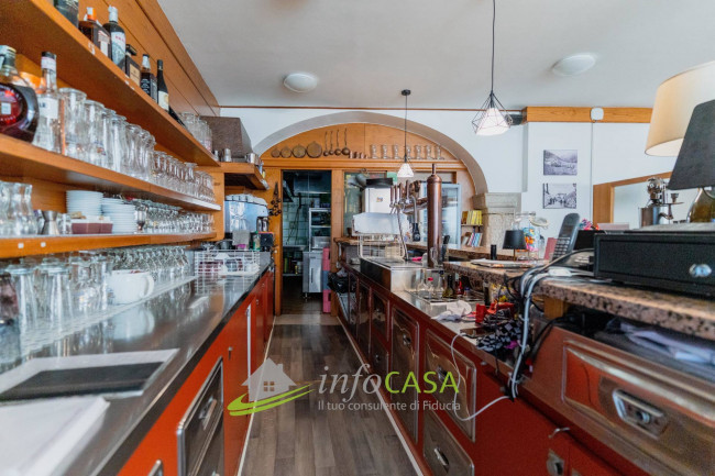 Locale commerciale in affitto a Avio