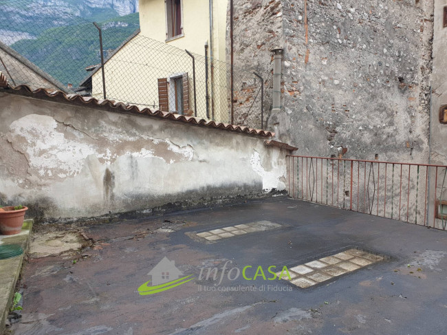 Stabile / Palazzo in vendita a Ala