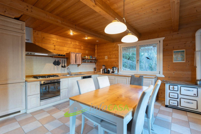 Baita/Chalet in vendita a Besenello