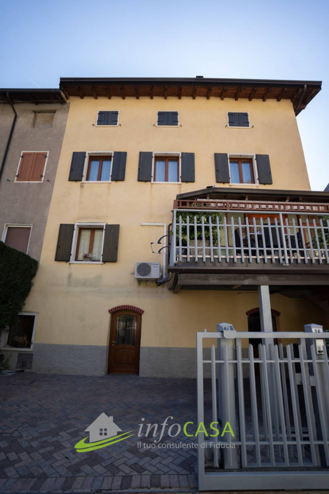 Porzione di Casa in vendita a Avio