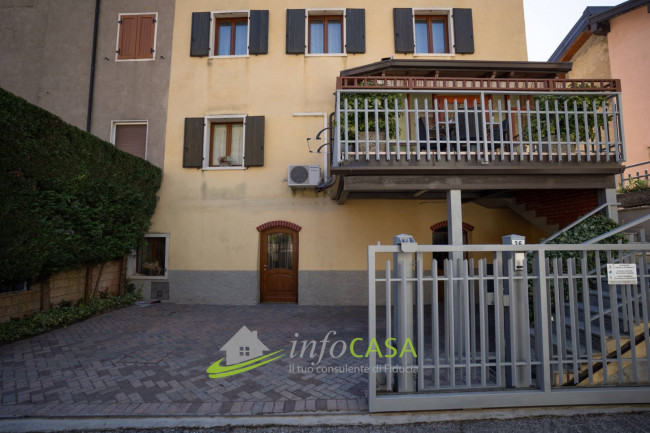 Porzione di Casa in vendita a Avio