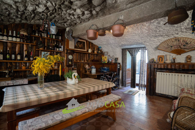 Porzione di Casa in vendita a Avio