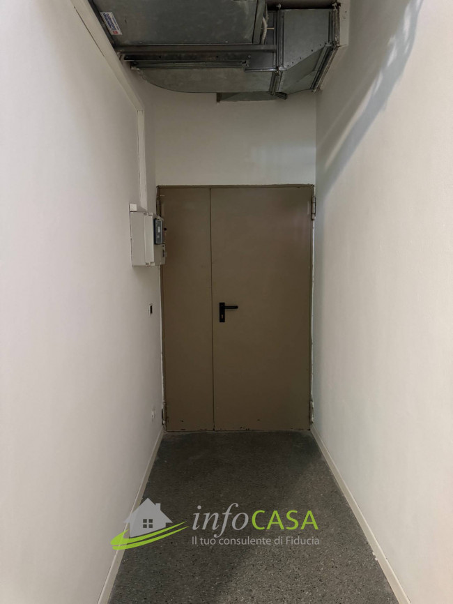 Locale commerciale in vendita a Rovereto