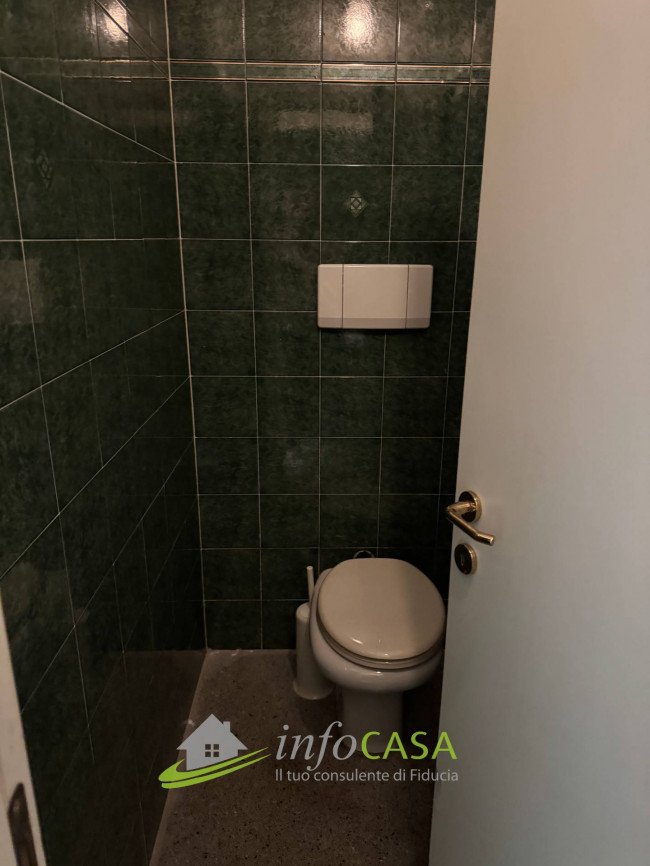 Locale commerciale in vendita a Rovereto