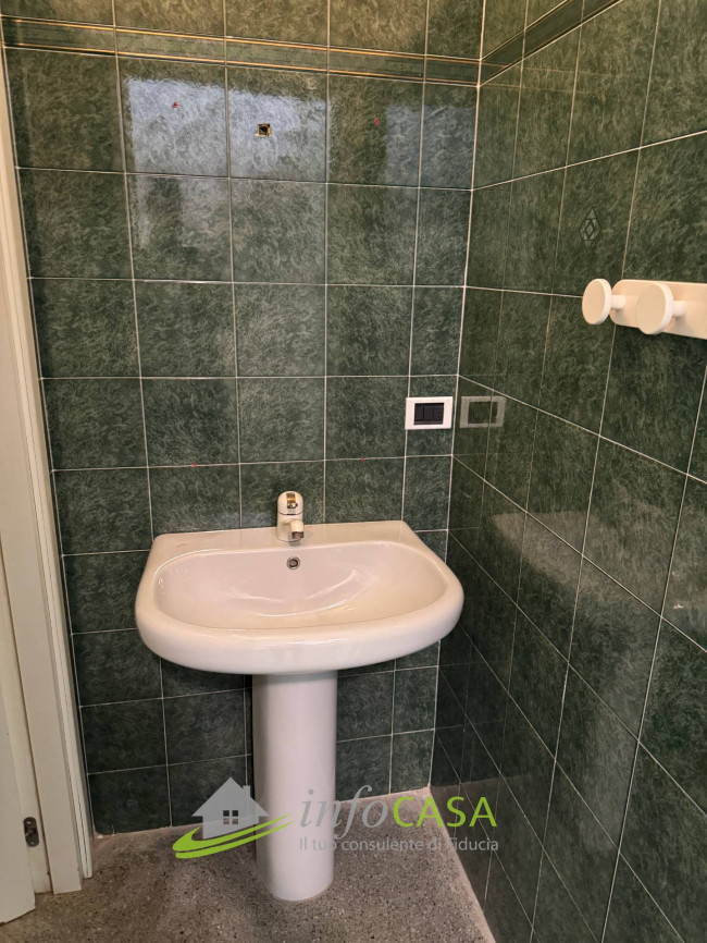 Locale commerciale in vendita a Rovereto