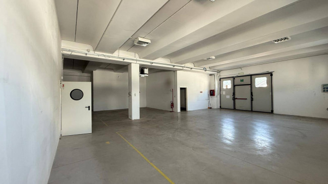 Locale commerciale in vendita a Trento