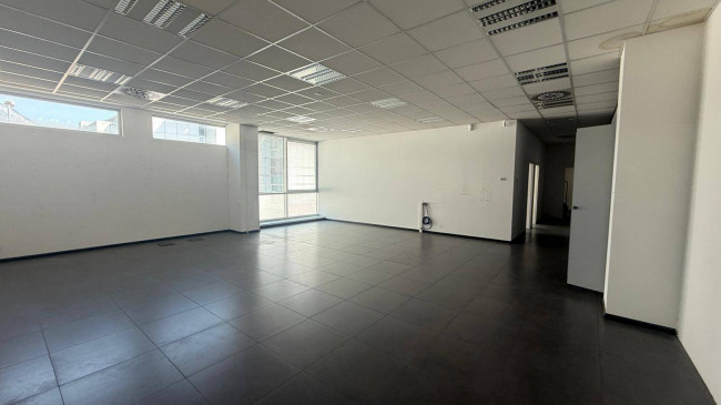 Locale commerciale in vendita a Trento