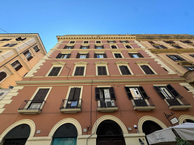 Locale commerciale in vendita a Roma 