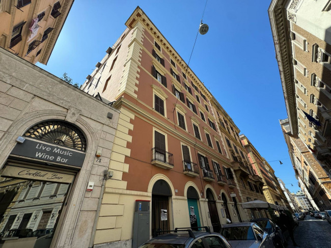 Locale commerciale in vendita a Roma 
