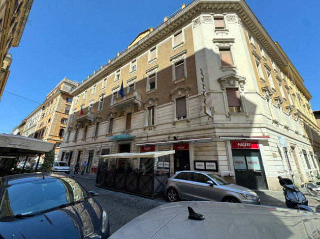 Locale commerciale in vendita a Roma 