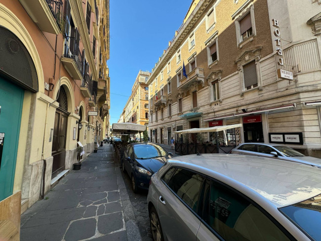 Locale commerciale in vendita a Roma 