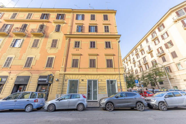 Locale commerciale in affitto a Roma S.Giovanni