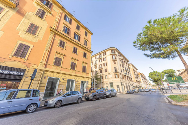 Locale commerciale in affitto a Roma S.Giovanni