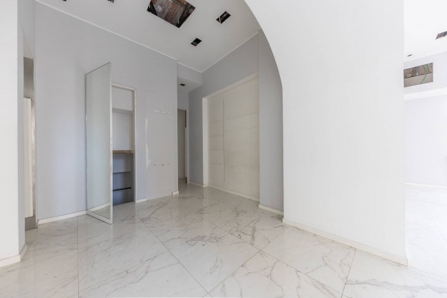 Locale commerciale in affitto a Roma S.Giovanni