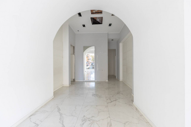Locale commerciale in affitto a Roma S.Giovanni