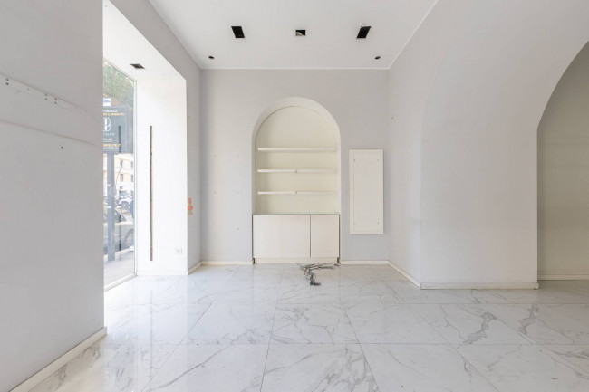 Locale commerciale in affitto a Roma S.Giovanni