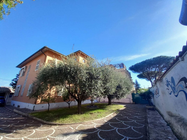 Villa in vendita a Roma Appio Claudio